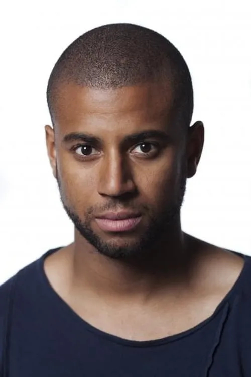 Christopher Læssø interpretando a 