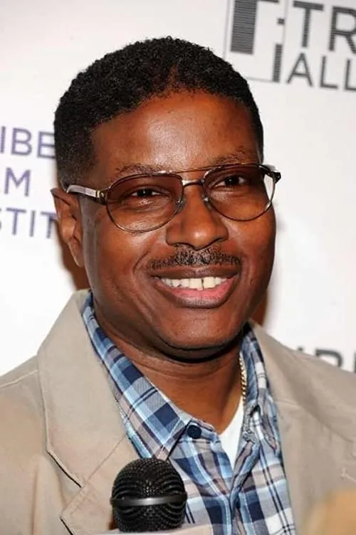 Bowlegged Lou ha trabajado con Christopher Martin en 2 ocasiones