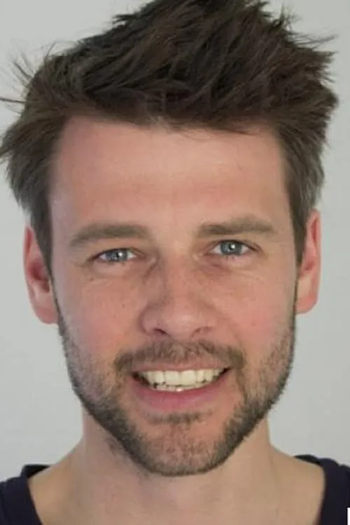 Christopher Poll en su biografía y filmografía