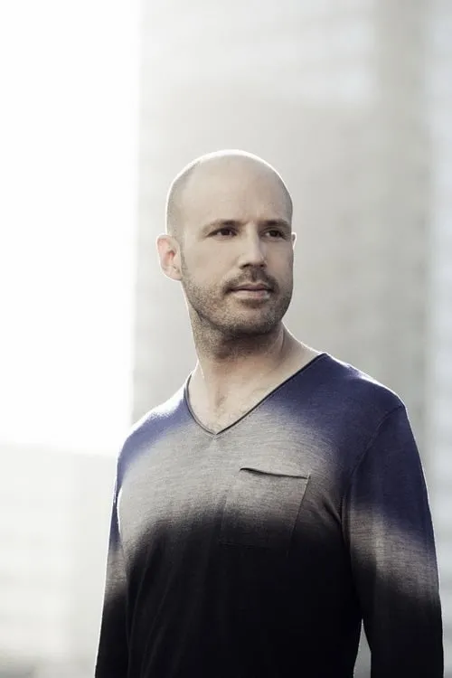 Der Graf ha trabajado con Christopher von Deylen en 1 ocasiones