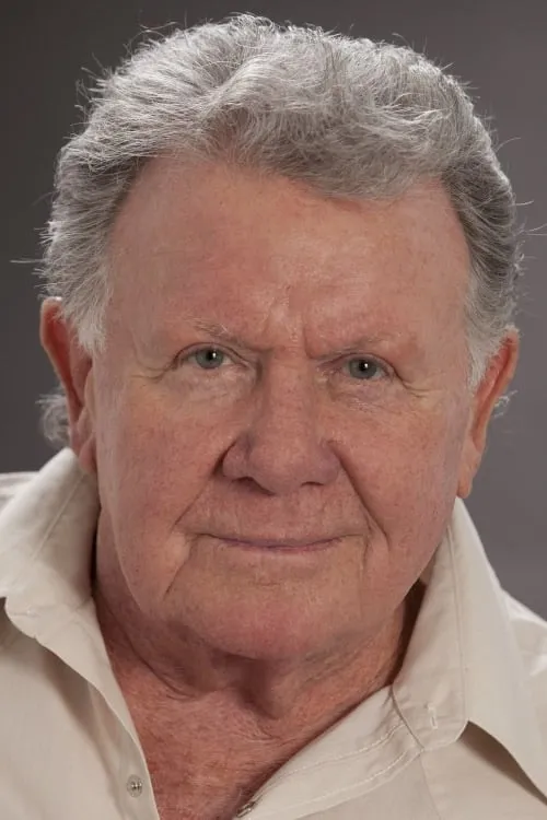 Chuck Hicks interpretando a Ed ONeil