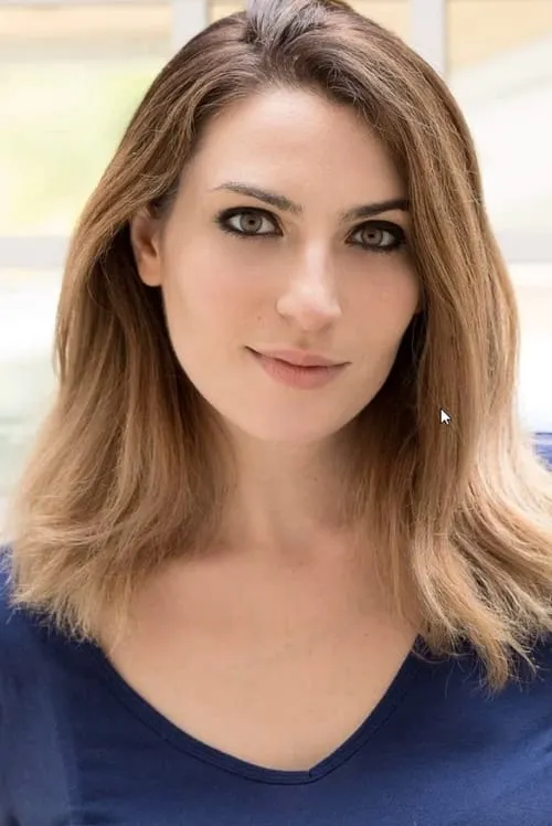 Chynna Skye interpretando a Hot Pedestrian