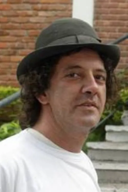 Hossen Minussi ha trabajado con Cico Caseira en 3 ocasiones