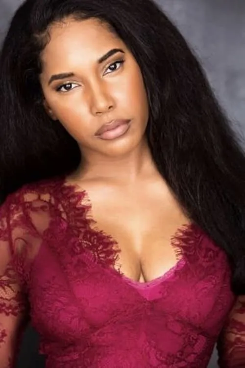 Ciera Angelia interpretando a Kira