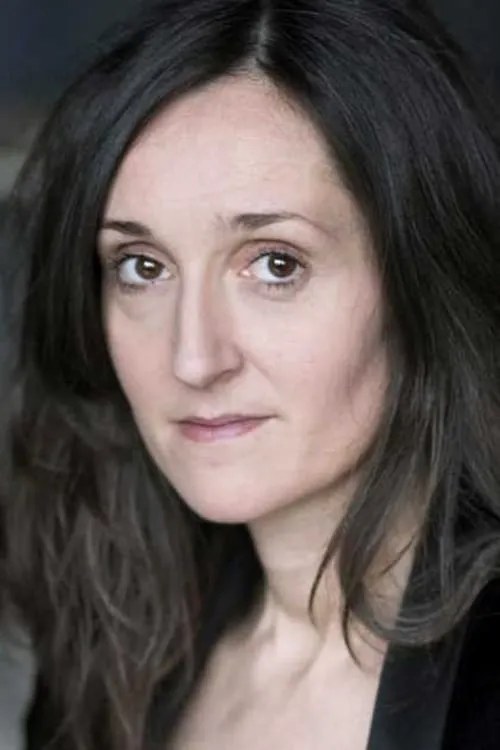 Laetitia Isambert ha trabajado con Cindy Doutres en 1 ocasiones