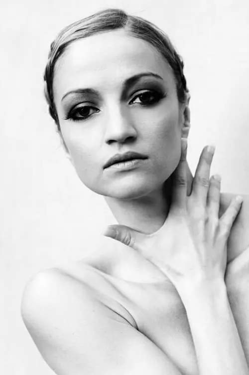 Cindy Jourdain interpretando a Empress Elisabeth