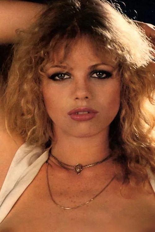 Cindy Leadbetter interpretando a Amazon Woman