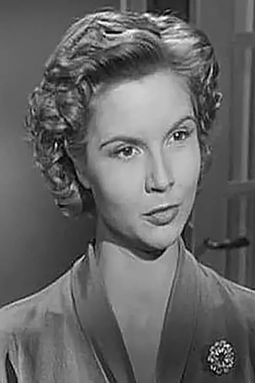 Claire Duhamel interpretando a Madame Darbon