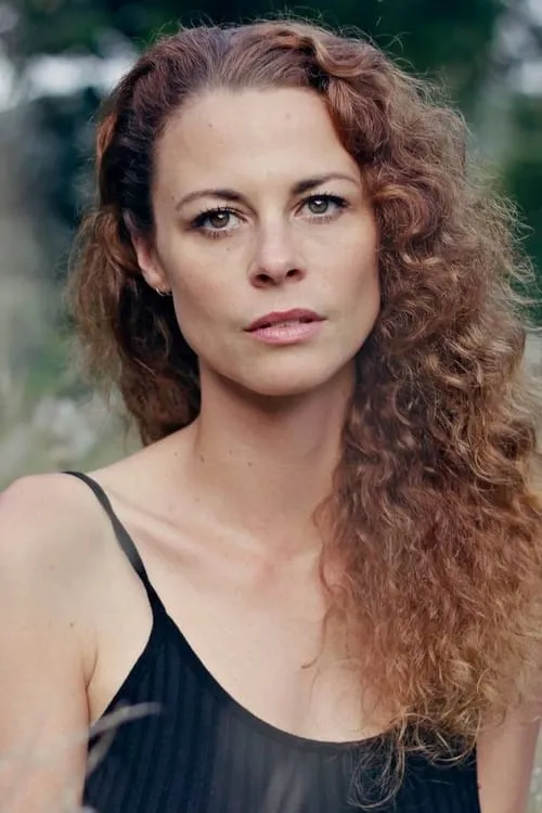 Sarah Deffeyes ha trabajado con Claire Viville en 1 ocasiones