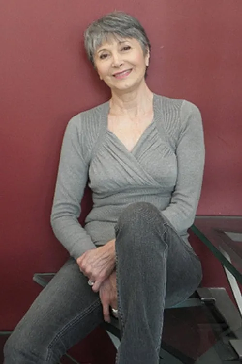 Clara Borras interpretando a Madeleine