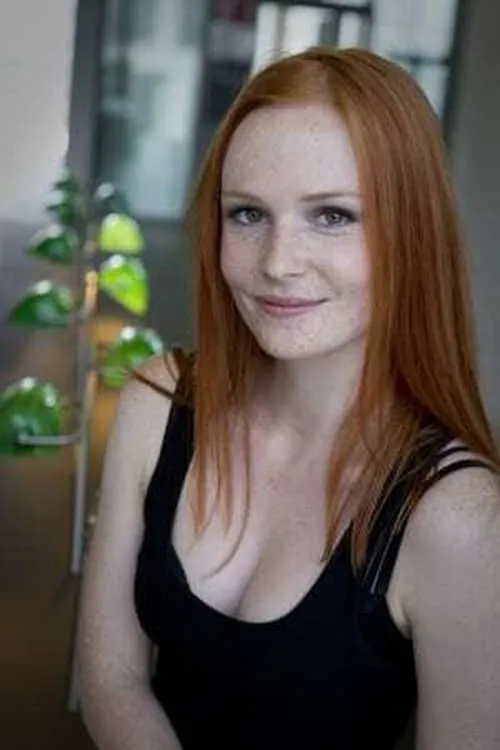 Clara Cleymans interpretando a Janja