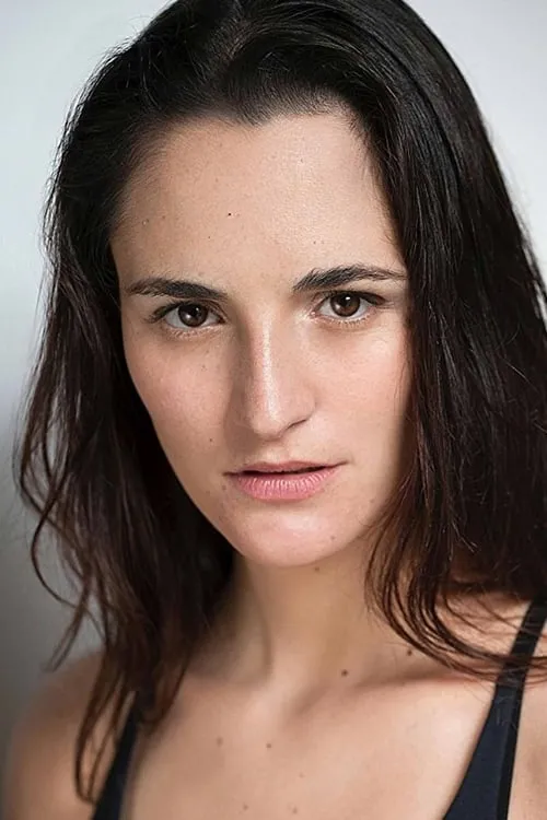 Taylor Napier ha trabajado con Clara Larrain en 2 ocasiones