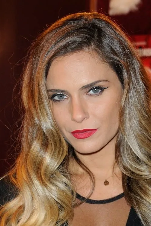 Clara Morgane interpretando a Striperin