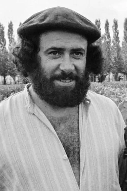 Claude Confortès interpretando a 