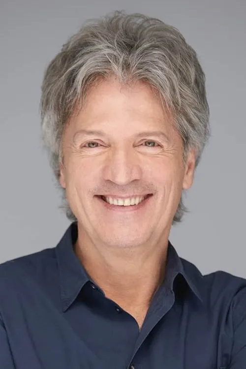 Claude Meunier interpretando a Aimé 'Ti-Mé' Paré