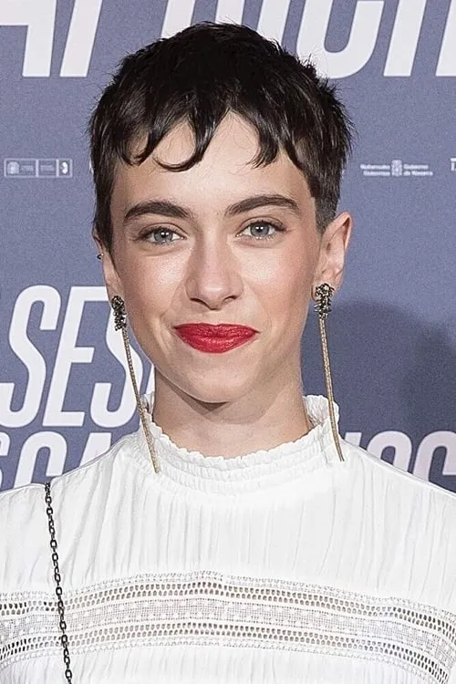 Claudia Riera interpretando a Violeta jove