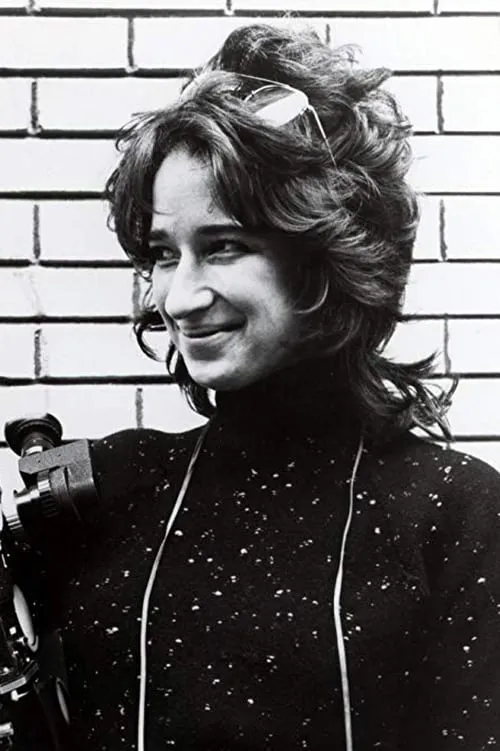 Joan Micklin Silver ha trabajado con Claudia Weill en 1 ocasiones