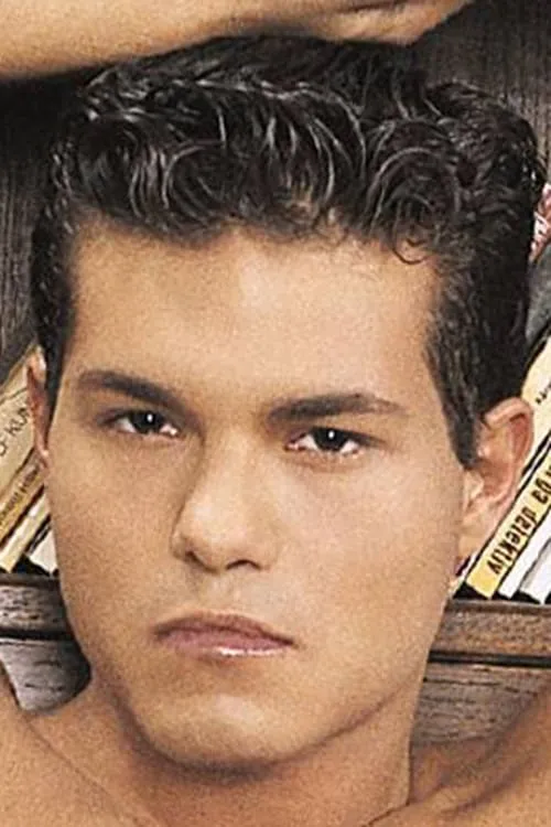 Claudio Mensina interpretando a