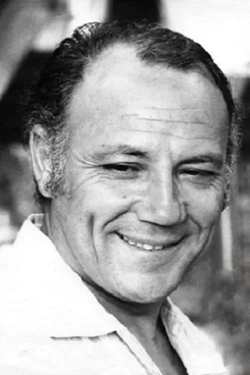 Claudio Villa interpretando a il padre di Priscilla