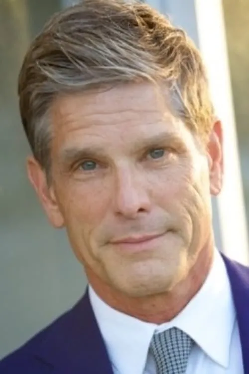 Clayton Norcross interpretando a Stefan