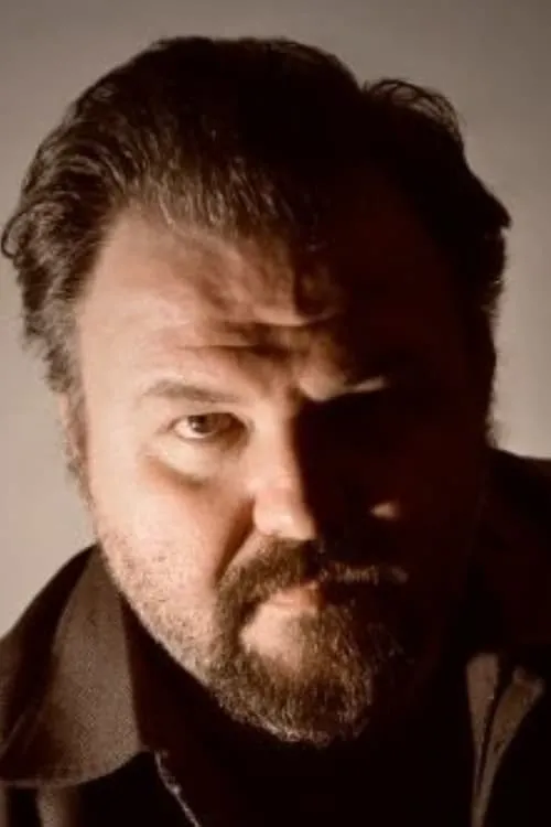 Cleiner Micceno interpretando a Astolfo Margarino