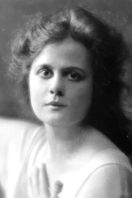 Clio Ayres interpretando a Belle de Fargo