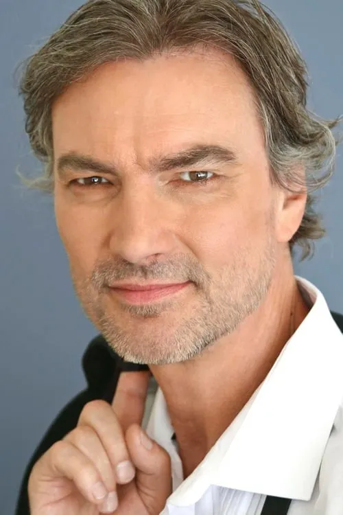 Madeleine Rakic-Platt ha trabajado con Clive Ashborn en 1 ocasiones