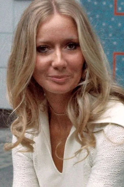 Clodagh Rodgers interpretando a Cloda Rogers