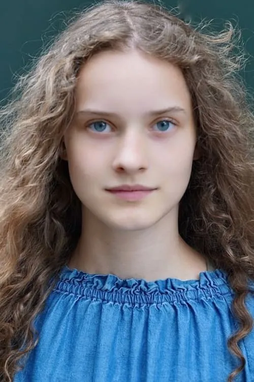 Cloé Heinrich — personaje: Pauline Merten