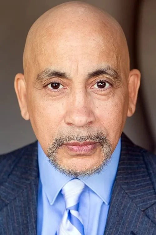 Coati Mundi interpretando a Pedro