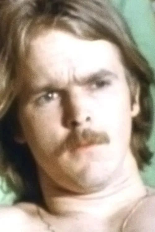 Val Martin ha trabajado con Coke Hennessy en 1 ocasiones