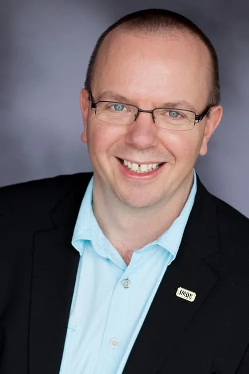 Lisa Dillon ha trabajado con Col Needham en 1 ocasiones