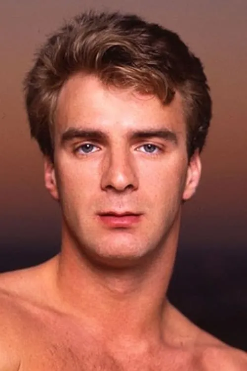 Chris Gray ha trabajado con Cole Carpenter en 4 ocasiones