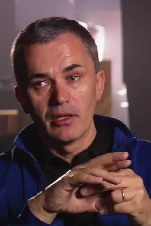 George Hull ha trabajado con Colin Wilson en 1 ocasiones