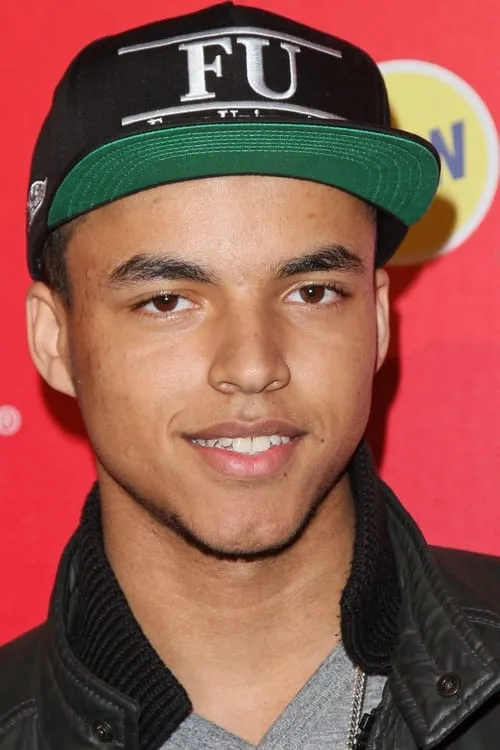 Connor Cruise interpretando a Daryl Jenkins