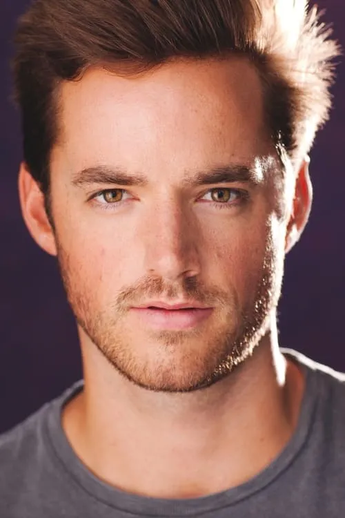 Shay Mitchell ha trabajado con Connor Hines en 1 ocasiones