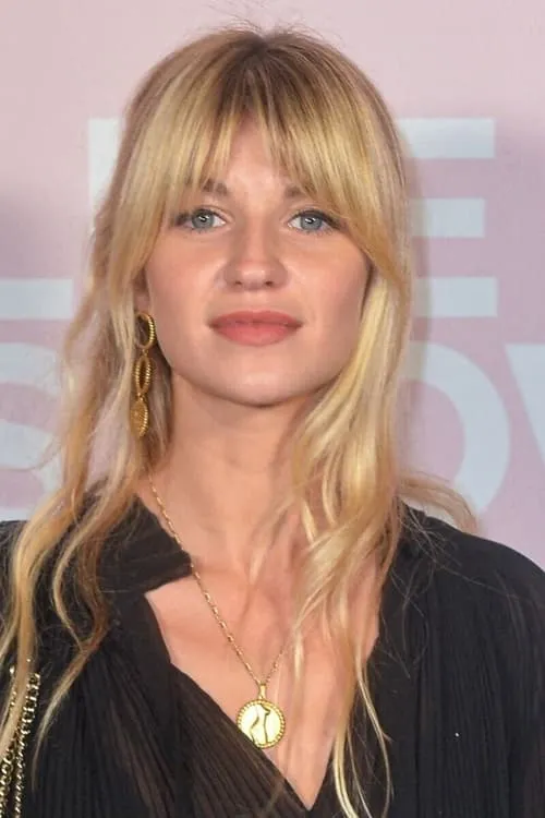 Éloïse Valli ha trabajado con Constance Arnoult en 1 ocasiones