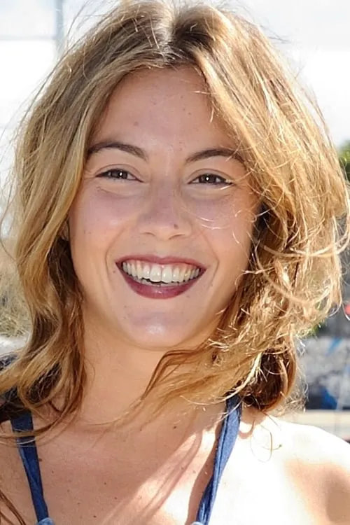 Constance Labbé — personaje: Emilie Karras