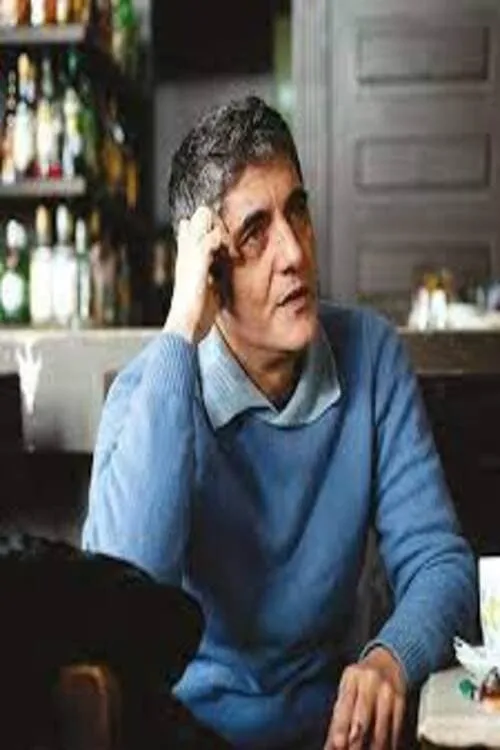 Constantine Giannaris interpretando a Employer