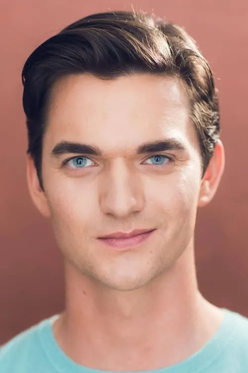 Cooper Drippe interpretando a Police #2