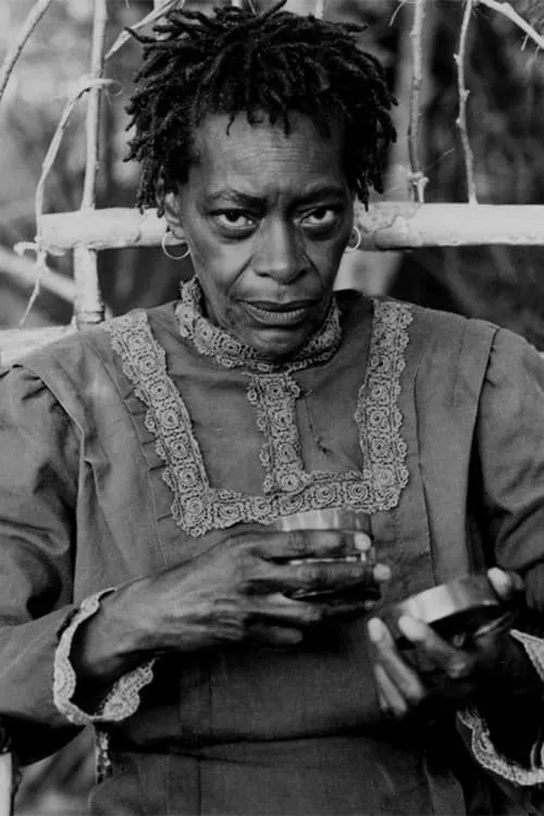 Cora Lee Day interpretando a Nana Peazant