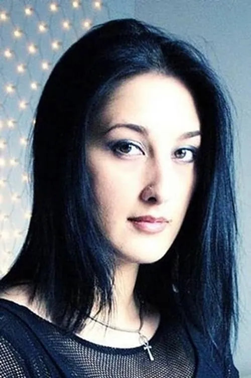 Hanna Novak ha trabajado con Coralie Trinh Thi en 1 ocasiones