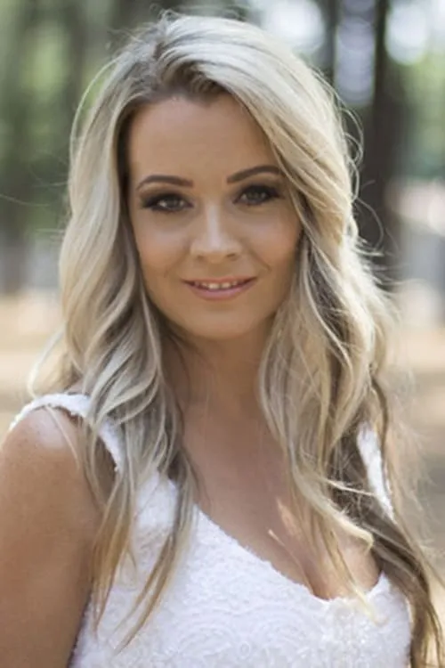 Cordelia Potgieter interpretando a