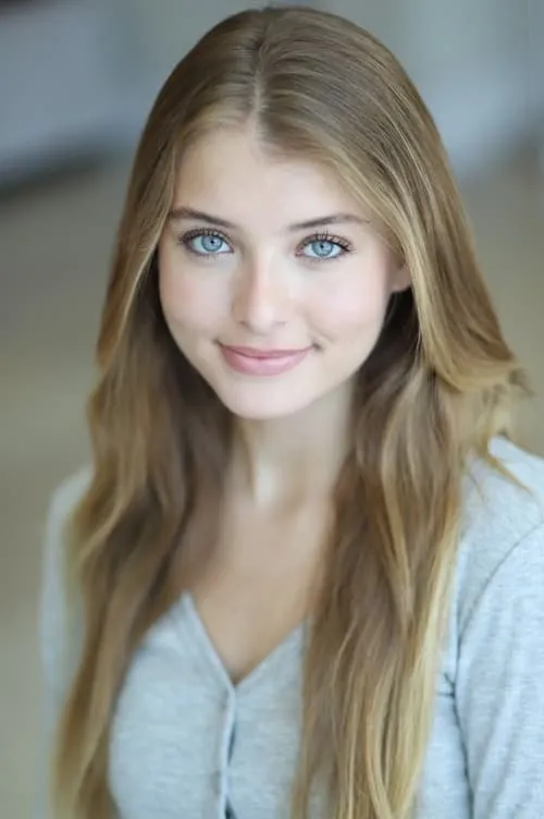 Courtney Fulk interpretando a Regan