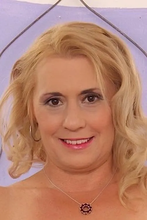 Cristine Ruby interpretando a