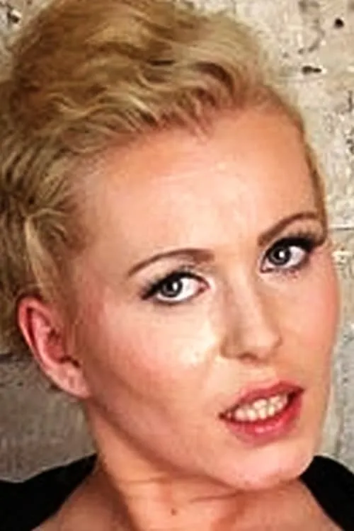 Gundula ha trabajado con Curly Ann en 1 ocasiones