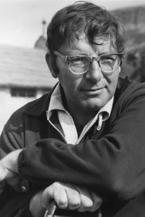 Reg Peters ha trabajado con Cy Endfield en 1 ocasiones