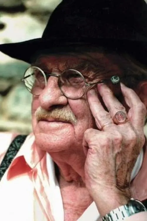 Cyril Robichez interpretando a Chief surveyor