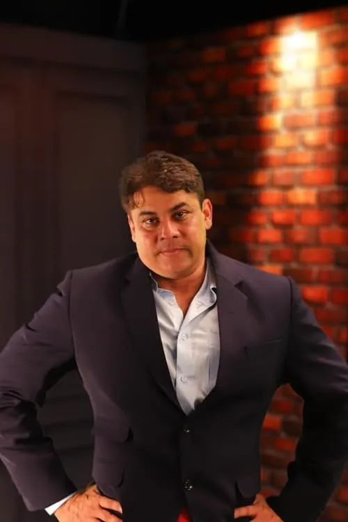 Cyrus Broacha interpretando a Self