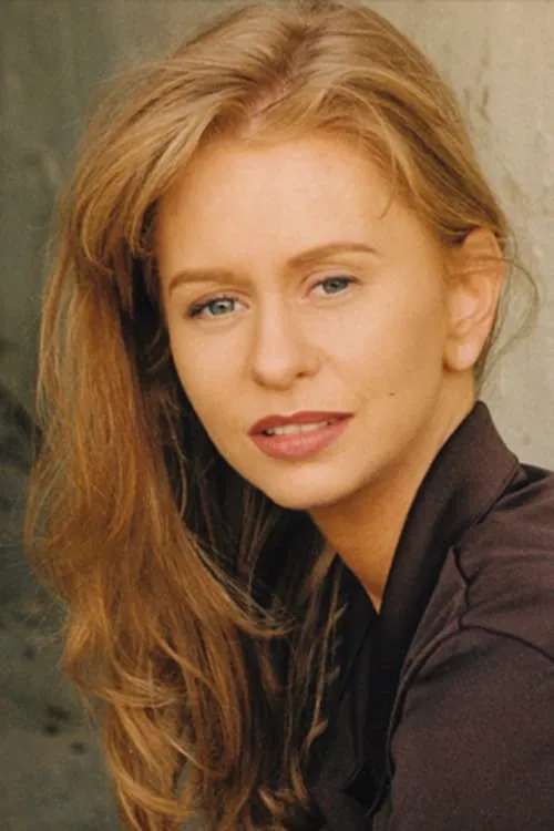 Daisy Tormé interpretando a Dee Dee